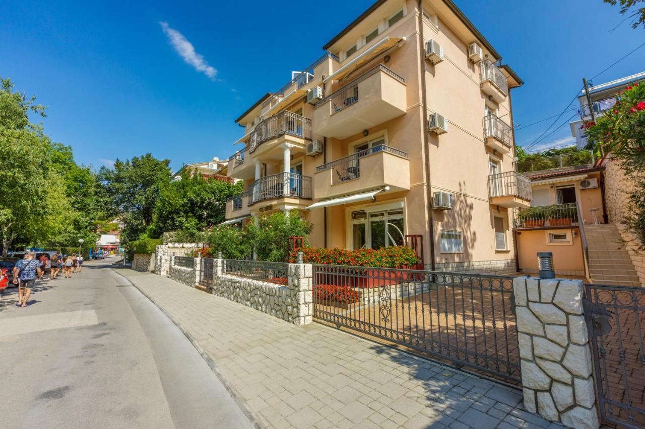 Amfora Apartments Crikvenica Exterior photo